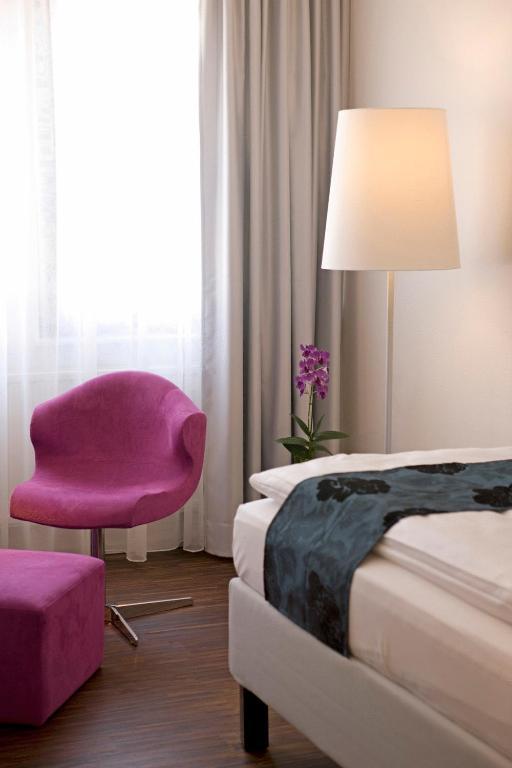 French Single Room